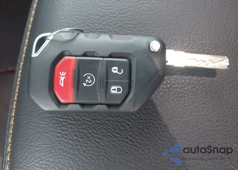 2025 Jeep Wrangler 4-Door Sahara 4X4 z USA, uszkodzony, nr VIN 1C4PJXEN0SW648320